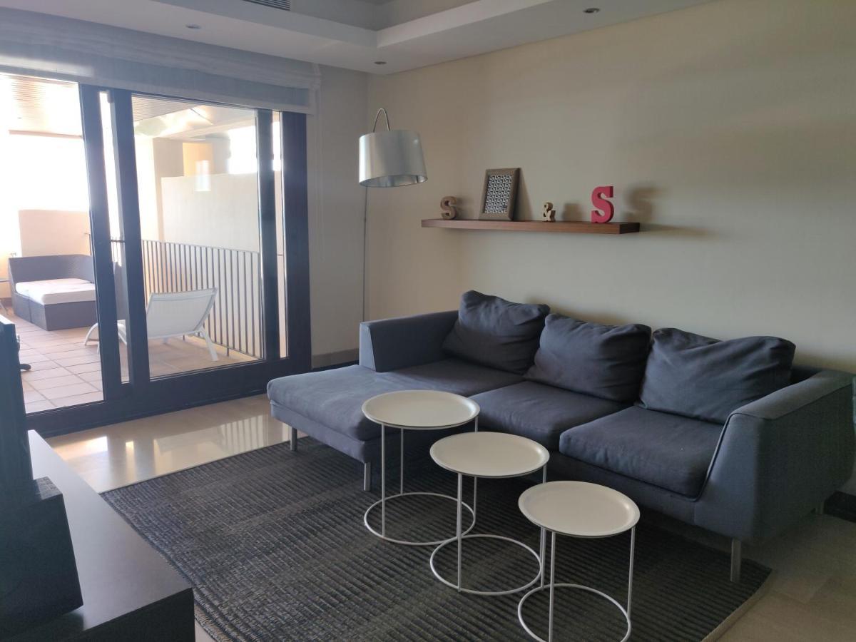 Bahia De La Plata Seafront Apartman Estepona Kültér fotó