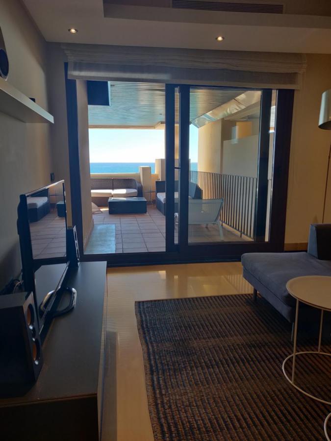 Bahia De La Plata Seafront Apartman Estepona Kültér fotó