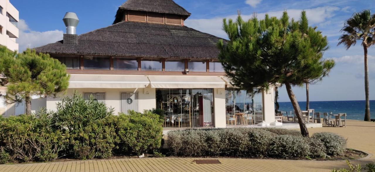 Bahia De La Plata Seafront Apartman Estepona Kültér fotó